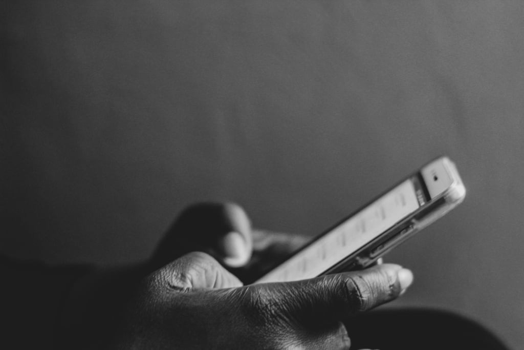 Is Your Phone Killing Your Sex Drive? How Late-Night Screens Quietly Lower Libido