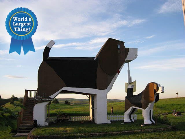 The World's Largest Beagle — Cottonwood, Idaho