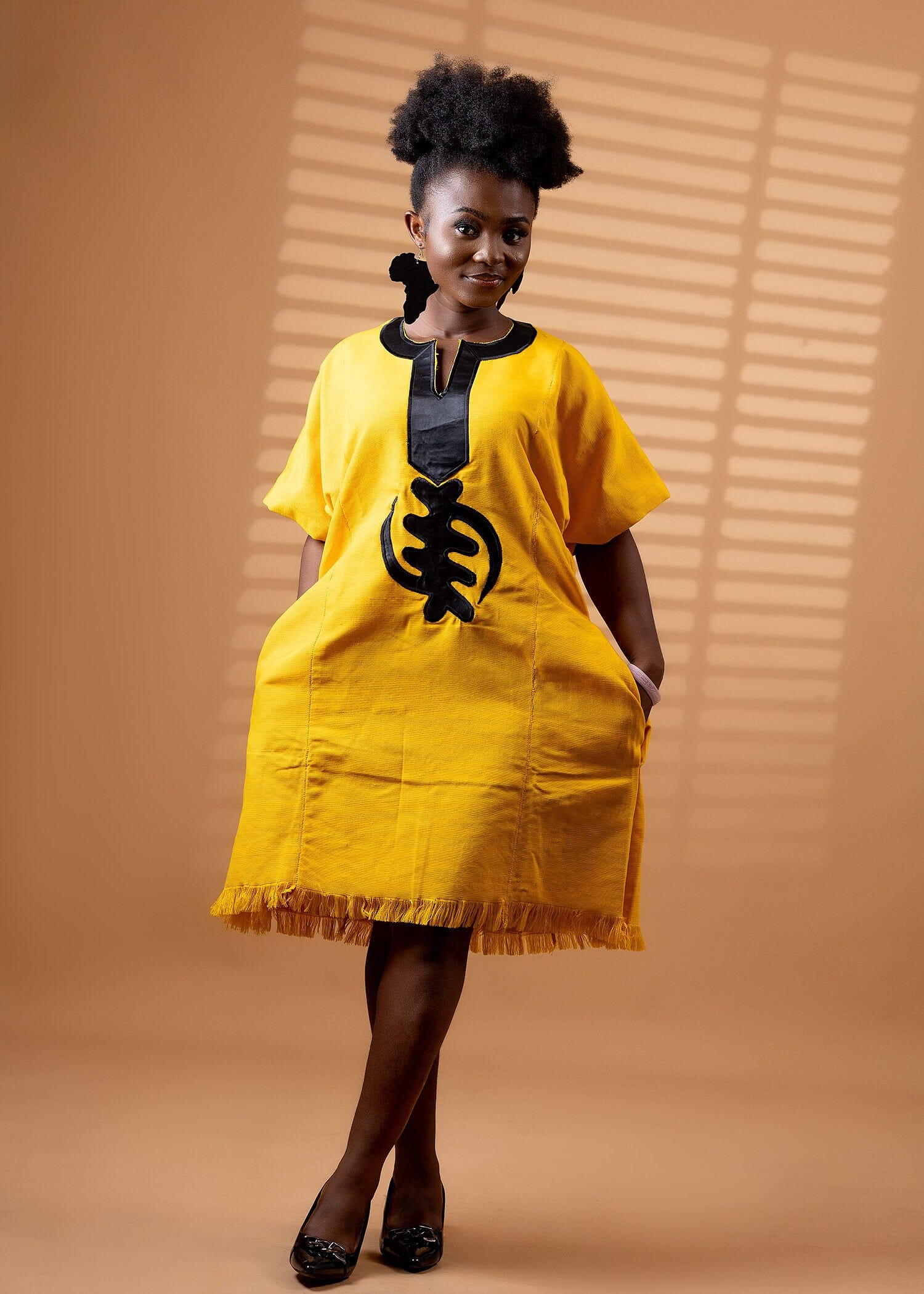 Fugu: Northern Ghana's Woven Attire gallery image 1