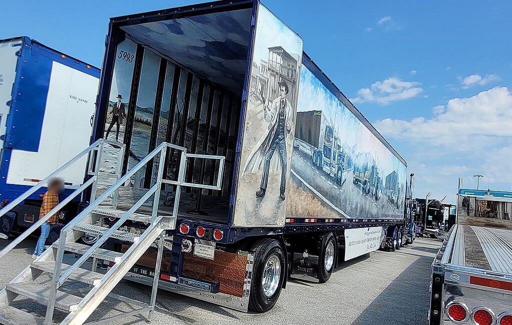 A unique handpainted fleet (775) 5376020 Top Notch Carrier