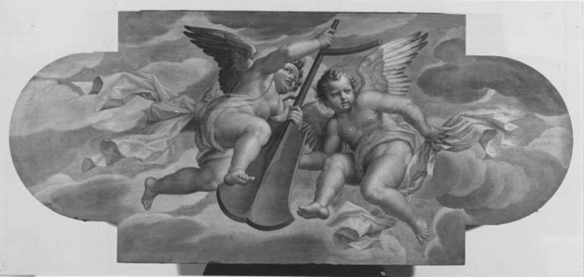 Zwei Engel mit einem Steuer