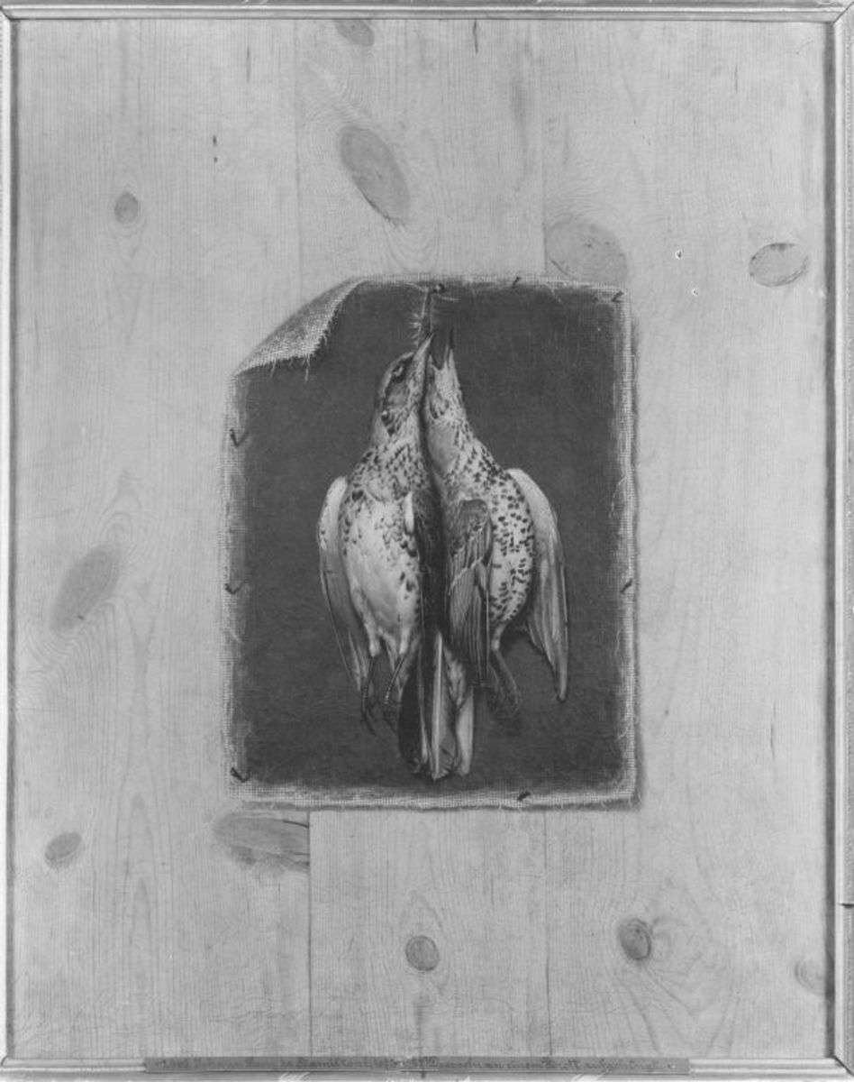 Drosseln an einem Brett aufgehängt