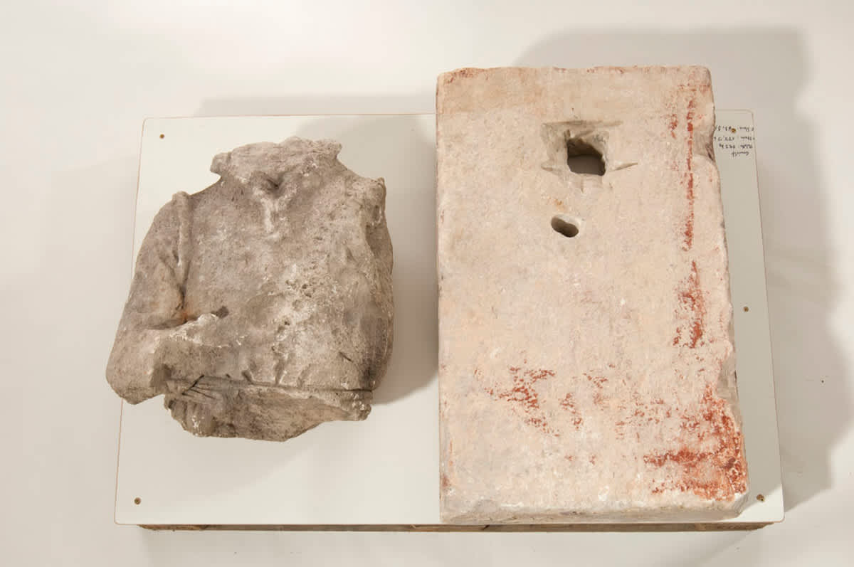 Künstlerbalustrade der Alten Pinakothek: Plinthe