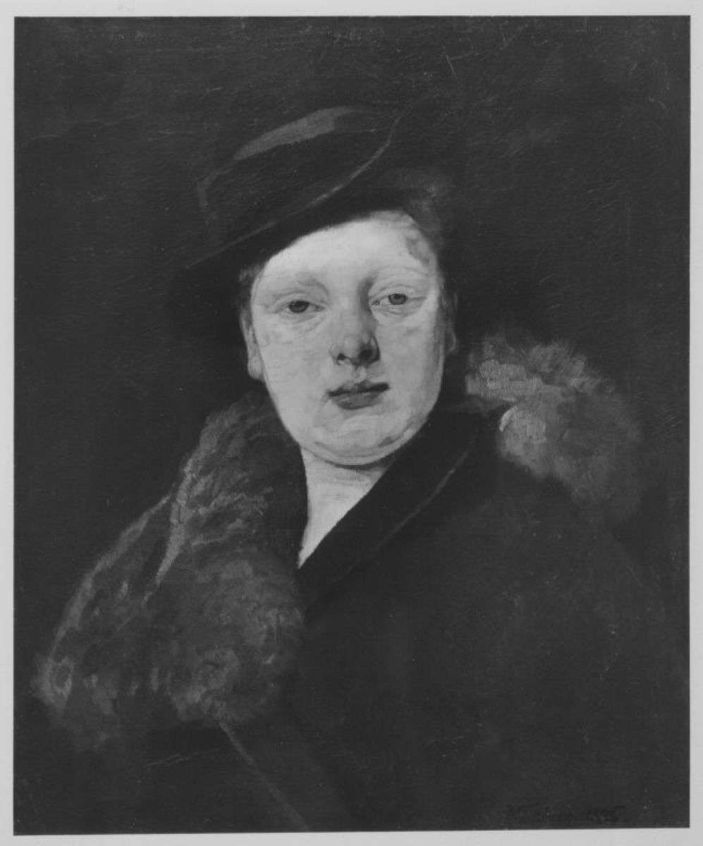 Blondine mit Hut und Pelz