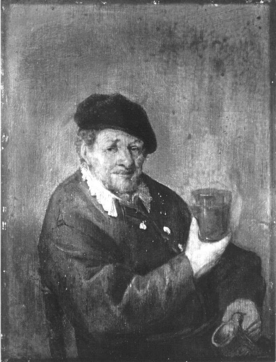 Mann in rotbraunem Gewand