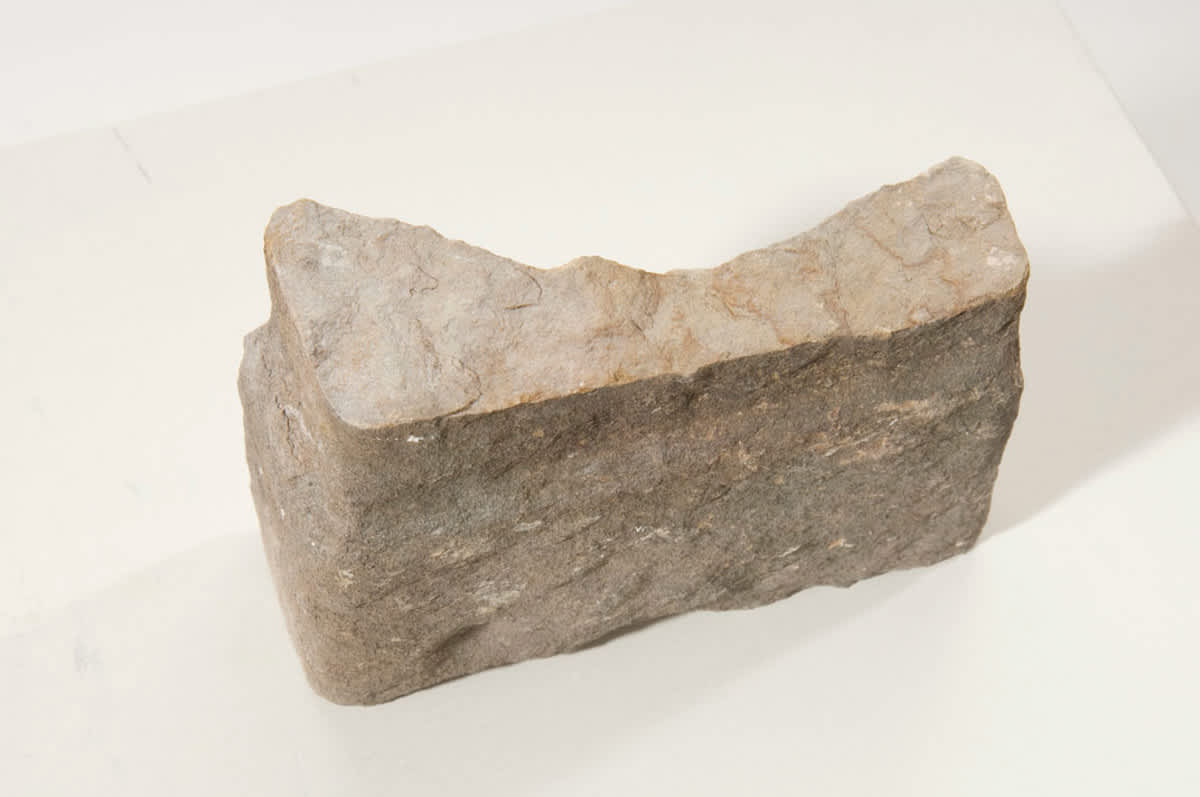 Künstlerbalustrade der Alten Pinakothek: Fragment eines Postaments