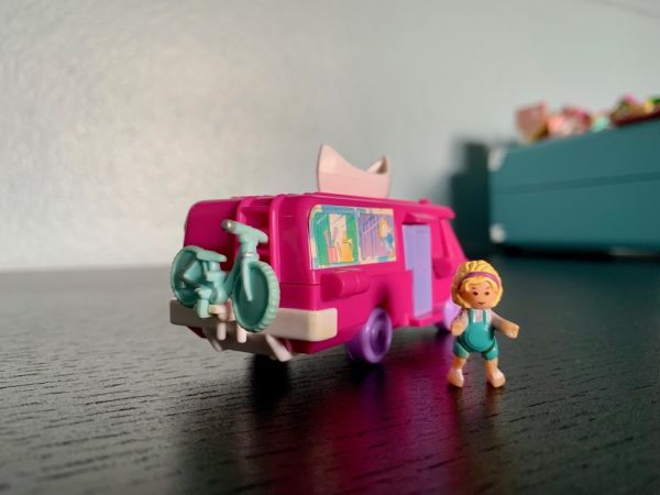 Vtg 1994 BLUEBIRD TOYS POLLY POCKET Home On the Go Pink CAMPER RV Complete Bike