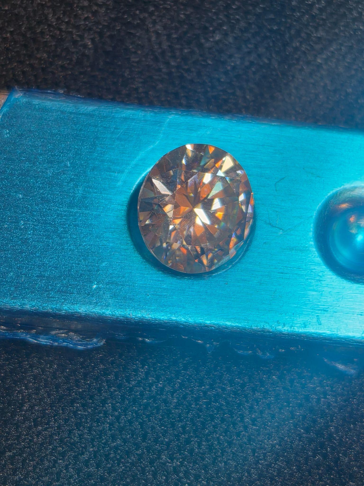 Brilliant white round cut lab diamond