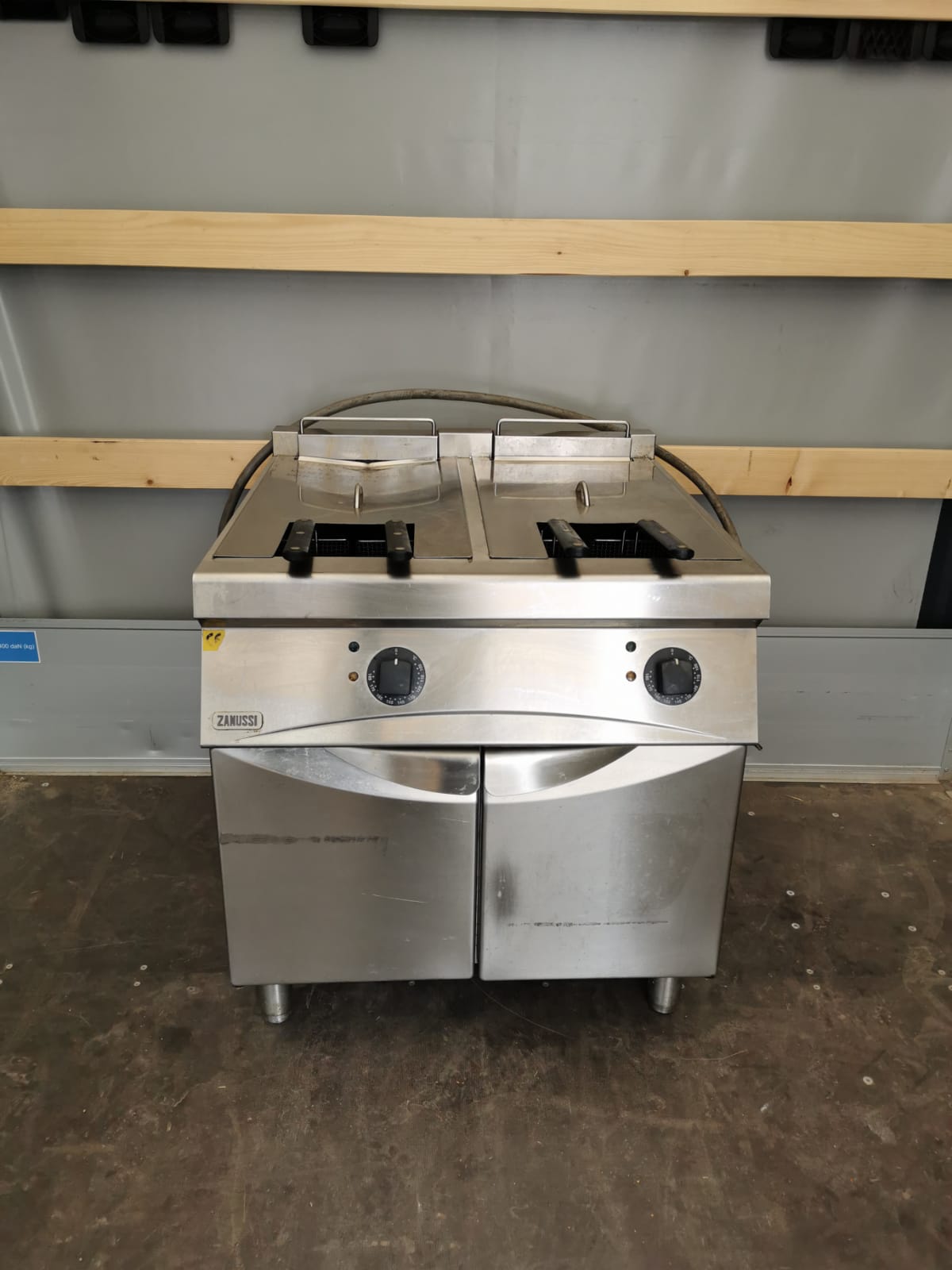 ZANUSSI fryer6,900 (7).jpg