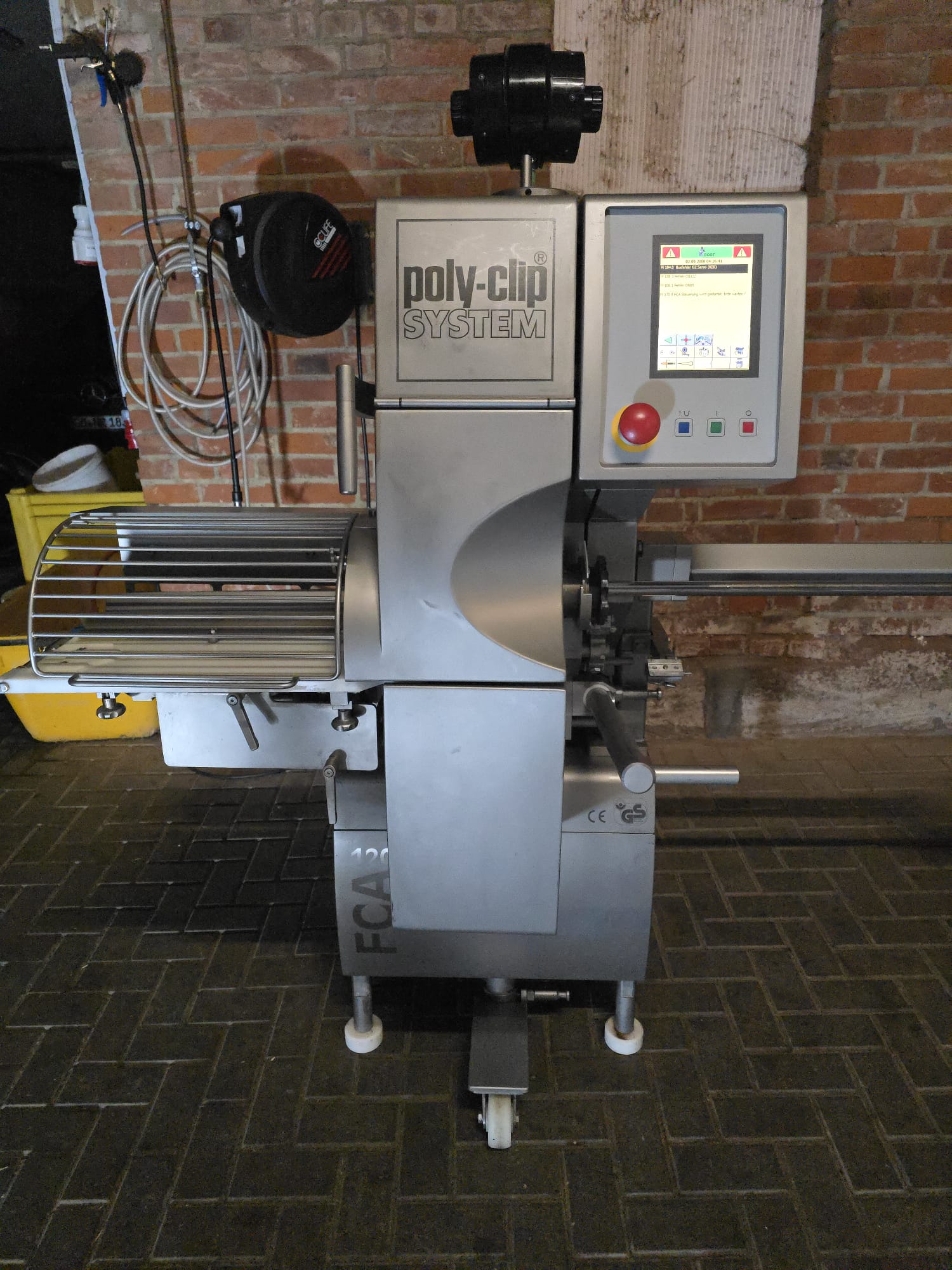 Poly-clip System FCA 120 automatic clipping machine - Food clipping ...