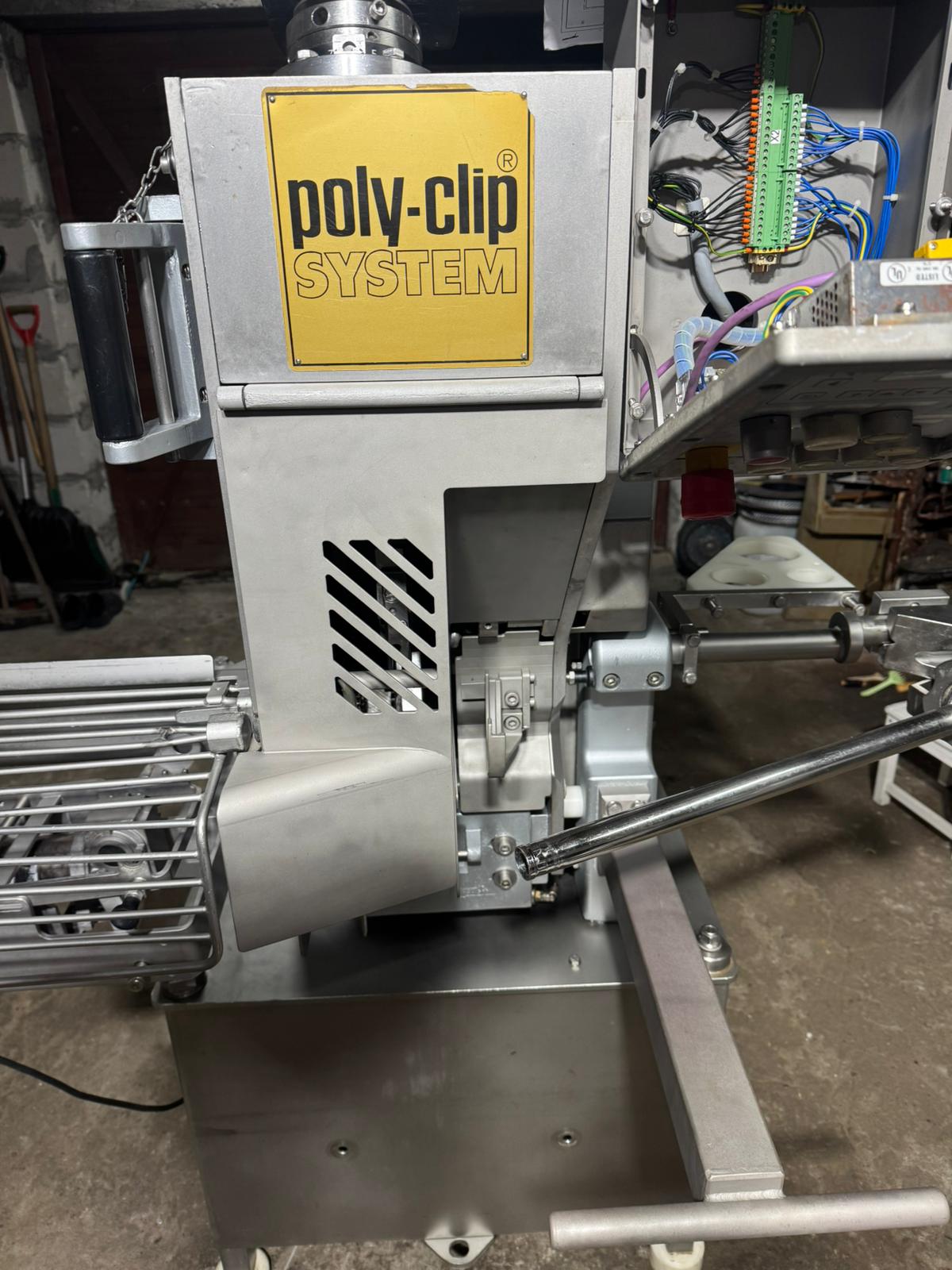 Poly-Clip FCA 3430 Automatic clipping machine - Food clipping machines ...