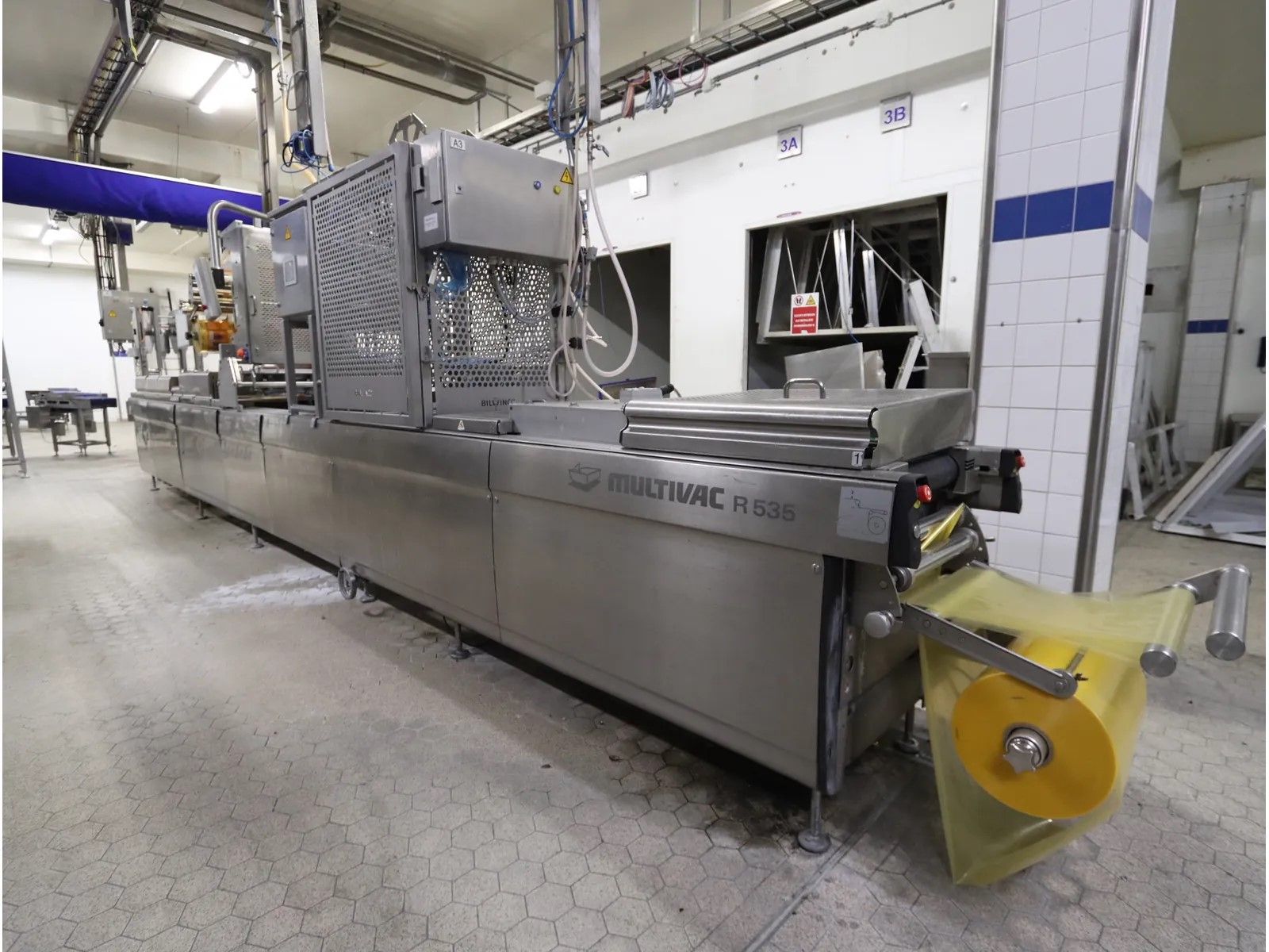 Multivac R535 Infeed Multivac R535 Thermoforming Machine - Packing machines - Food Machinery ...