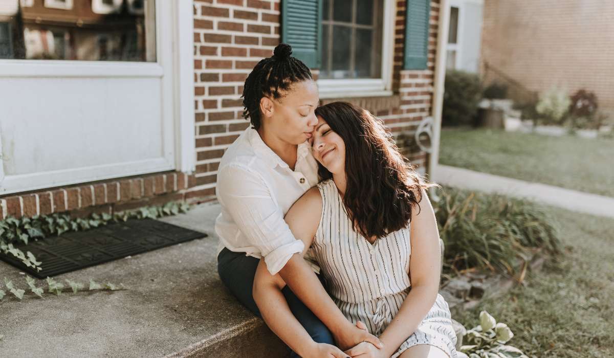 Lesbian couple love outdoor