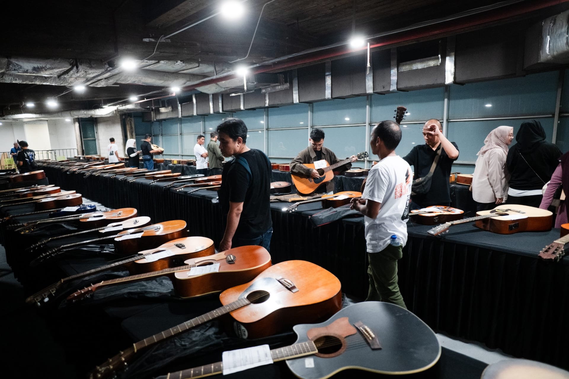 Vintage Guitar Show