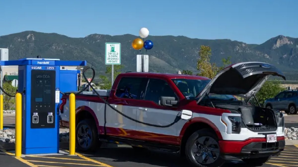 Walmart EV network reaches 100th charging station - walmart ev network