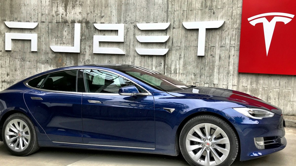 Tesla Sales Drop Sharply in Europe Tesla Sales Drop Sharply in Europe - tesla sales