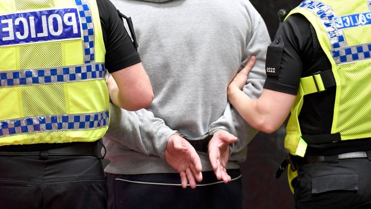 Labour warns cells may run out without release Labour warns cells may run out without release - prison system crisis