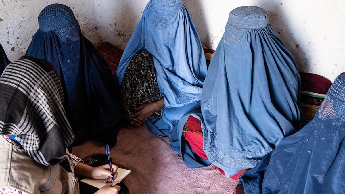 Afghan Lives Caught in Taliban West Conflict - afghan healthcare