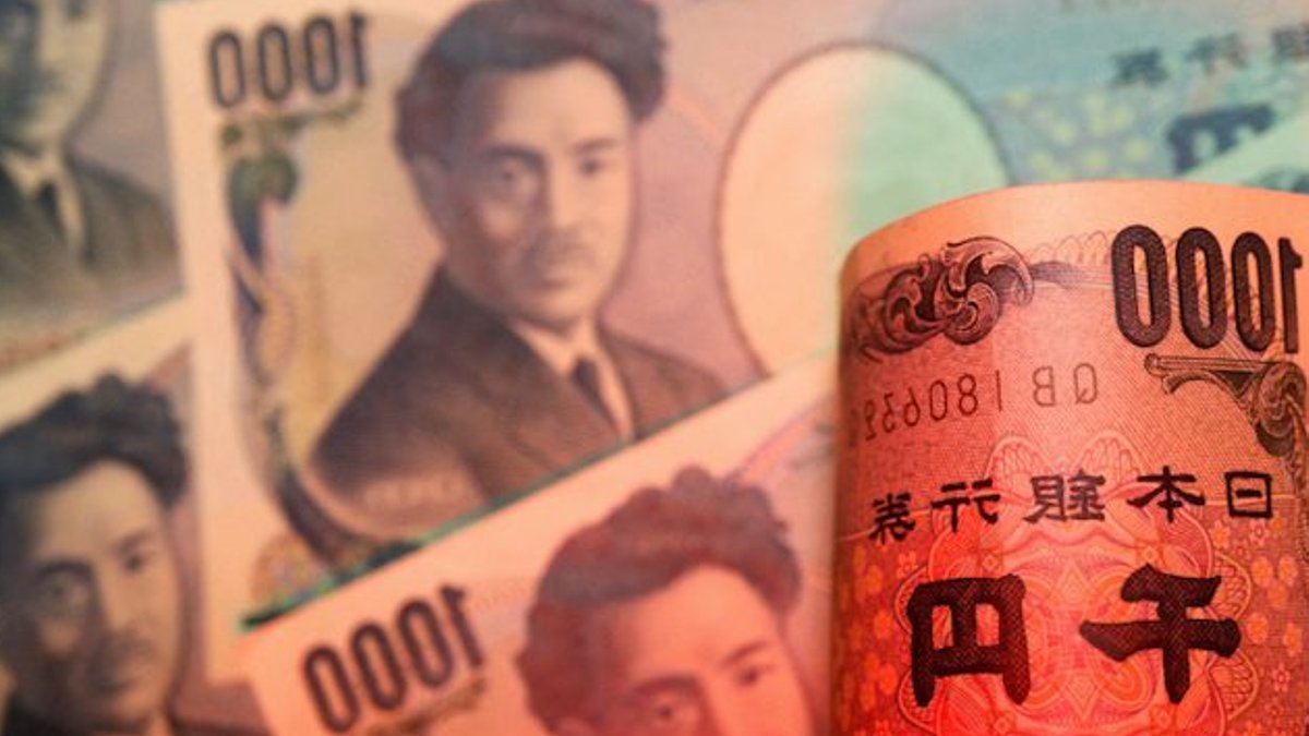 Global Bond Yields Surge on War, Inflation Fears - bond yields