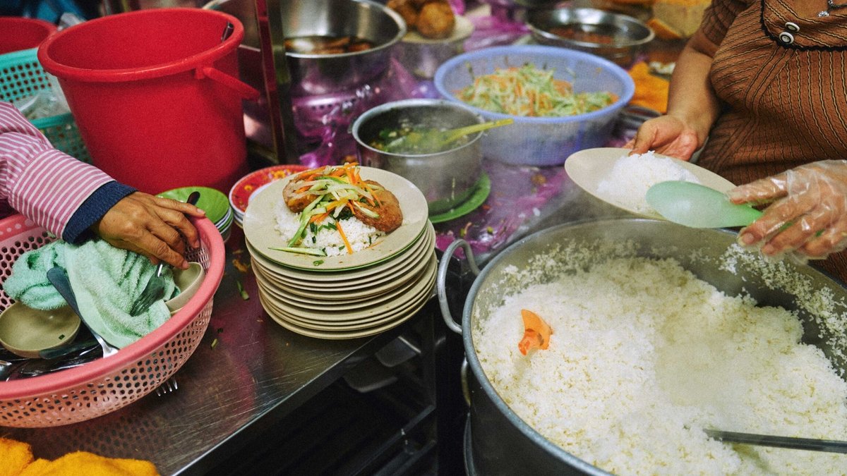 SAVEUR Video Series Showcases Saigon's Culinary Delights - saigon culinary delights