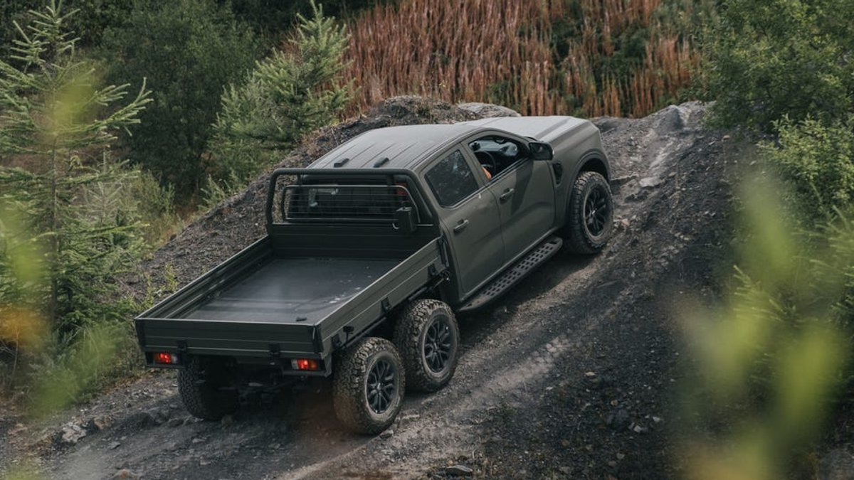 Ford unveils rugged six-wheeled Ranger for military use - military vehicles