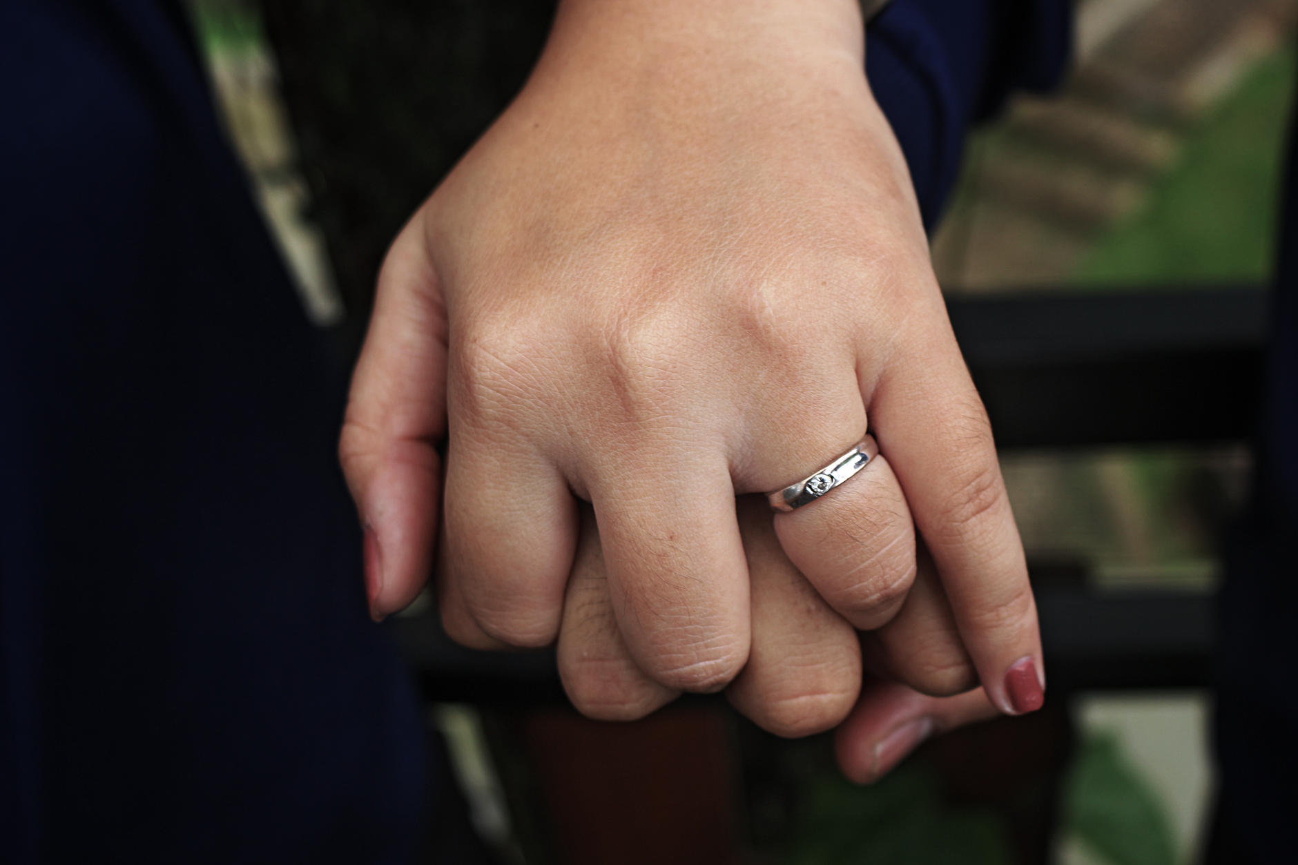 Guide to minimalist engagement rings