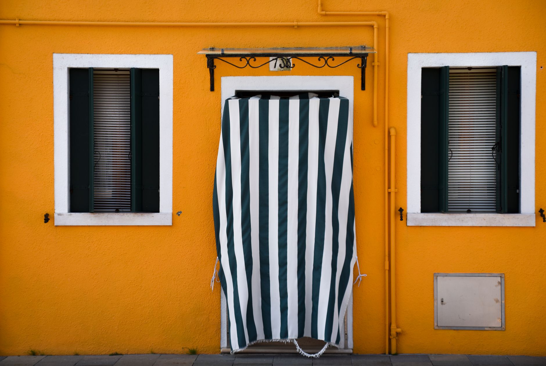 12 Colorful Homes That Ditch White Walls