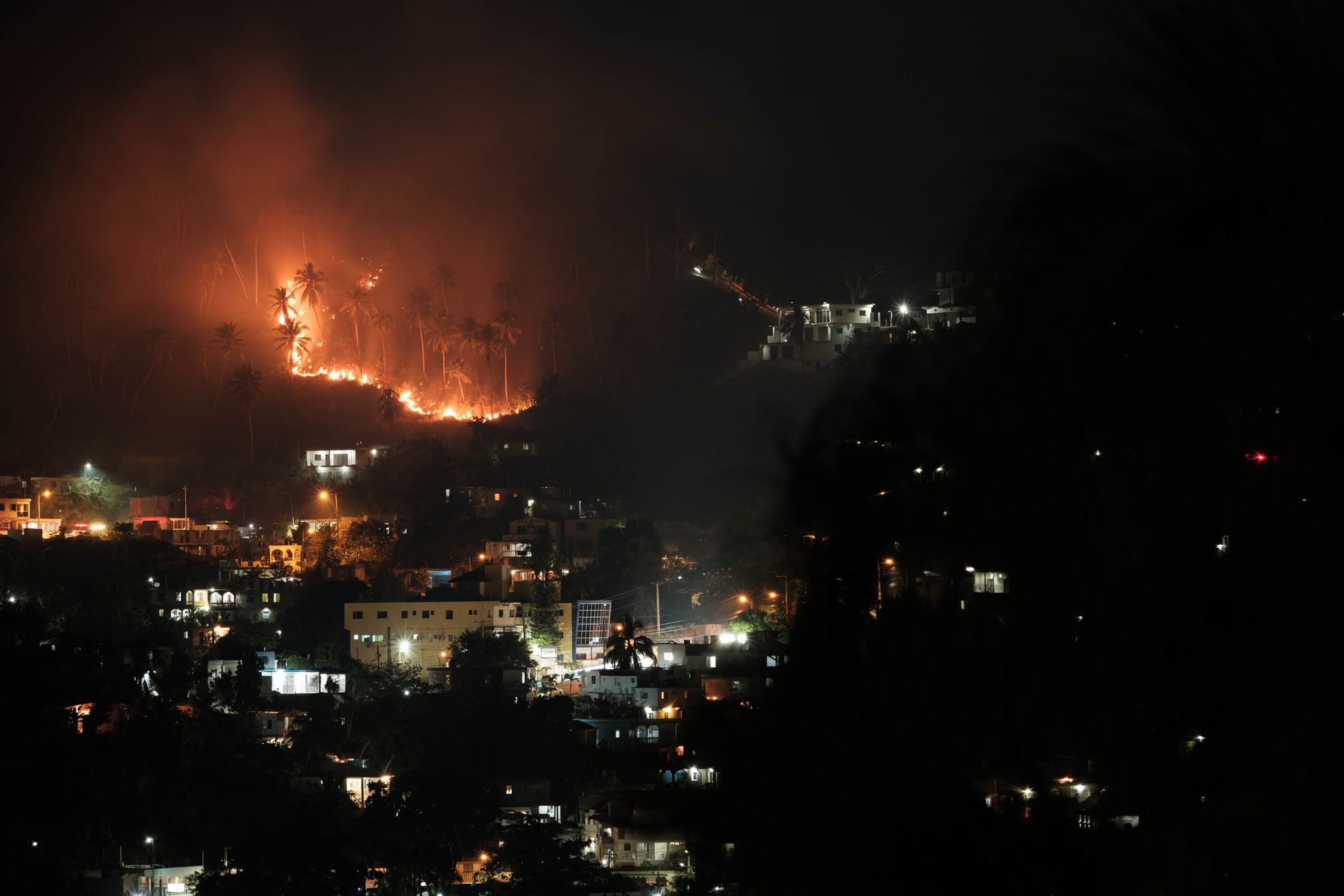 Wildfires threaten thousands of US landmarks