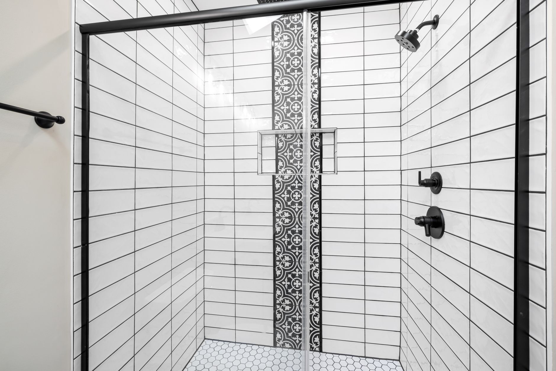 3 Sided Shower Enclosure: Understanding The Pros And Cons Of This