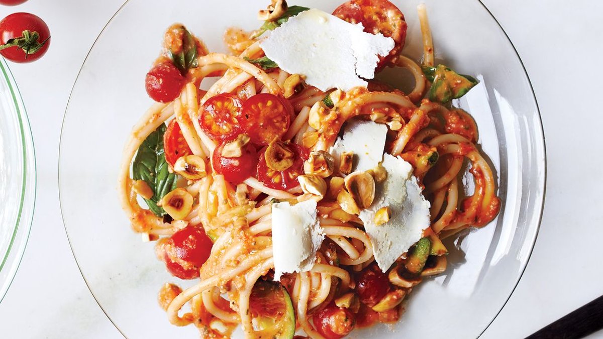 Quick Spaghetti Dish Features No-Cook Tomato Sauce Quick Spaghetti Dish Features No-Cook Tomato Sauce - no-cook sauce