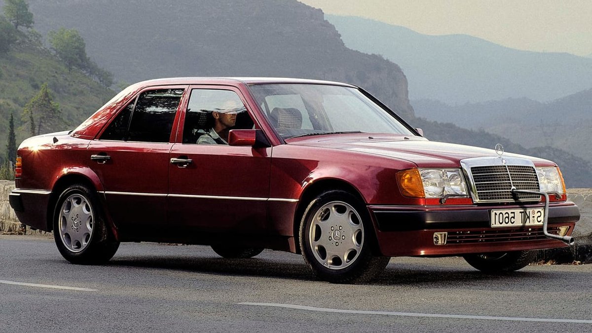 Analogue Mercedes 500E Restomod Features Tiller and Crank Analogue Mercedes 500E Restomod Features Tiller and Crank - mercedes restomod