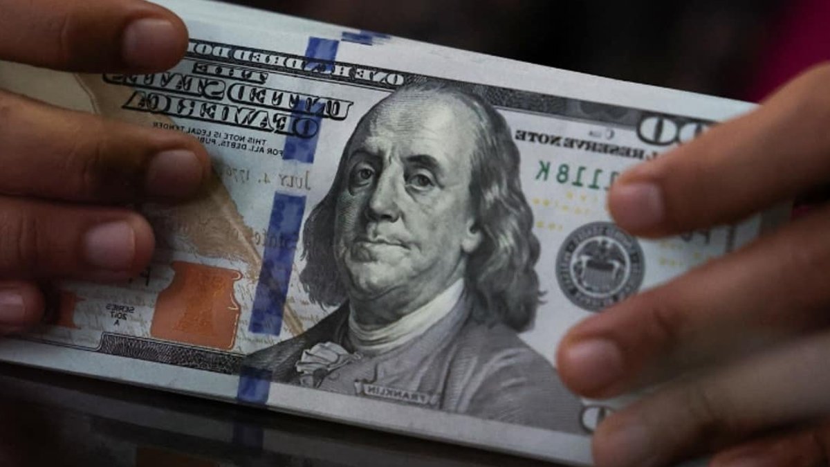 Dollar rises to two-week high on oil-driven yields - dollar rises