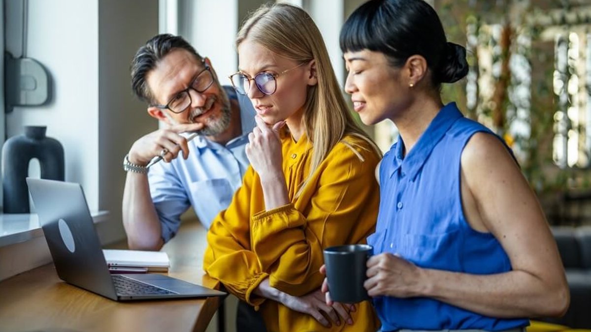 How to Spot the Wrong People in Your Business Circle - wrong people business