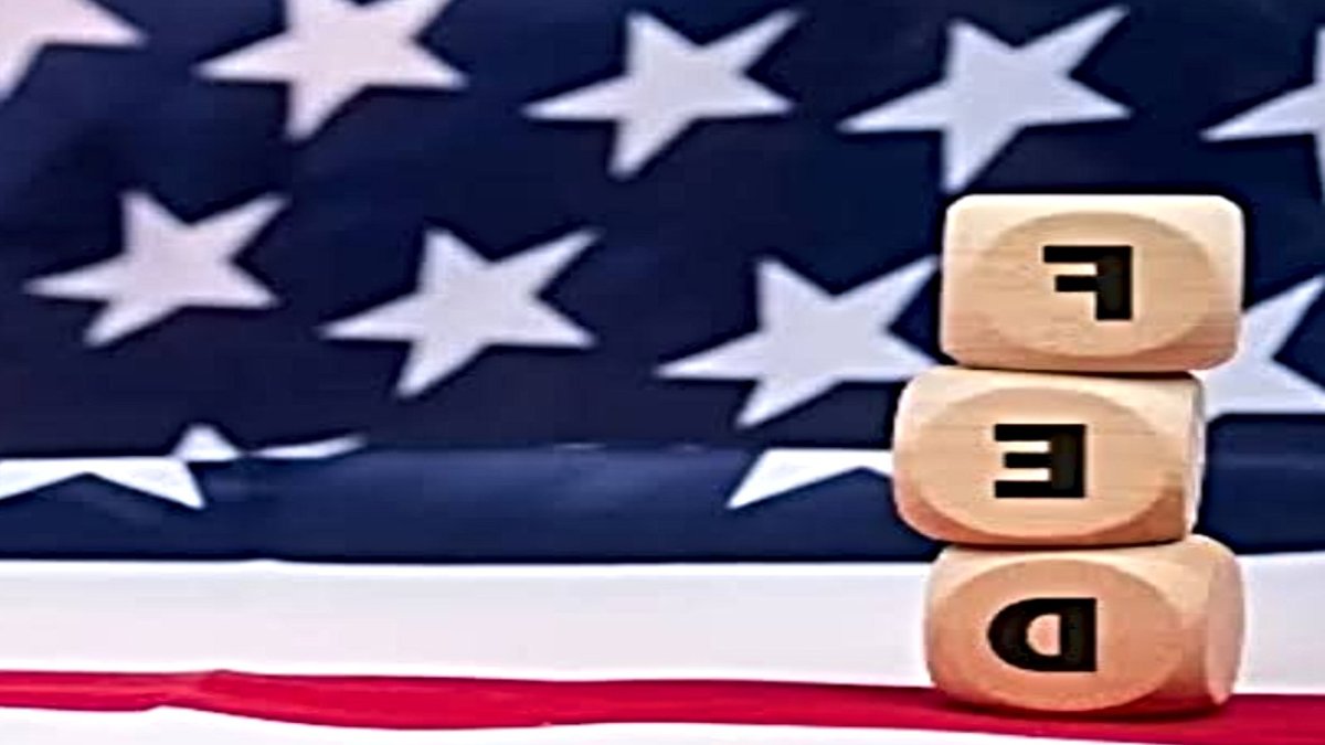 Fed rate hike tightens wallets for borrowers, boosts savers Fed rate hike tightens wallets for borrowers, boosts savers - fed rate hike