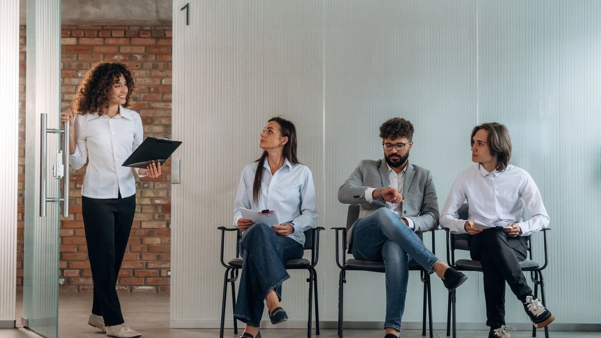 Unicorns vs. horses: How to break through the brutal comms Unicorns vs. horses: How to break through the brutal comms - comms jobs