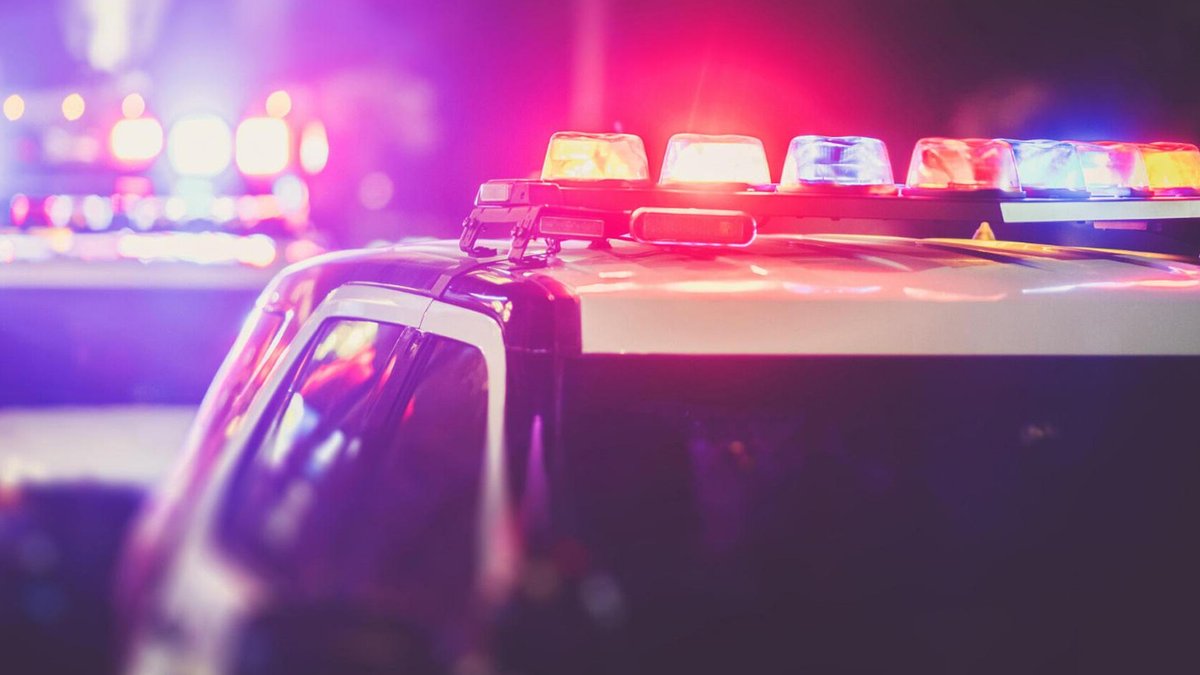 New Jersey Jewelry Stores Hit by Smash-and-Grab Robberies Stock image of police cars with flashing lights.