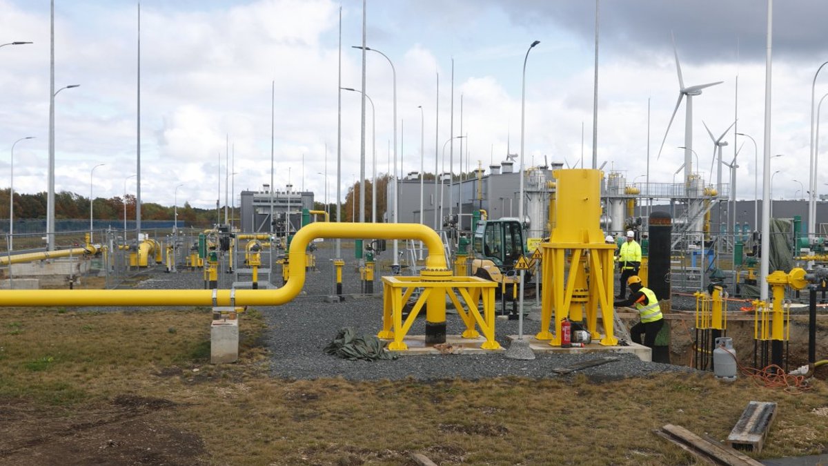 EU warns U.S. gas push risks derailing Balkans’ green shift - balkans green shift