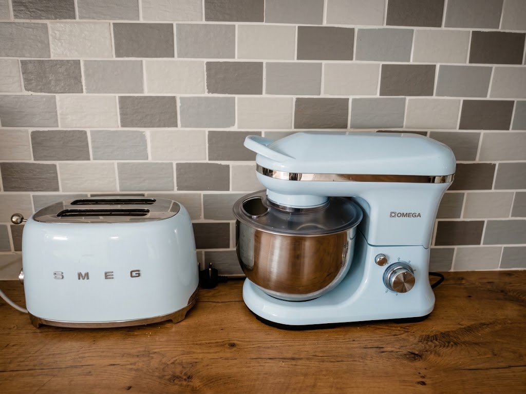 Toaster and stand mixer on the Gourmet Kitchen worktop