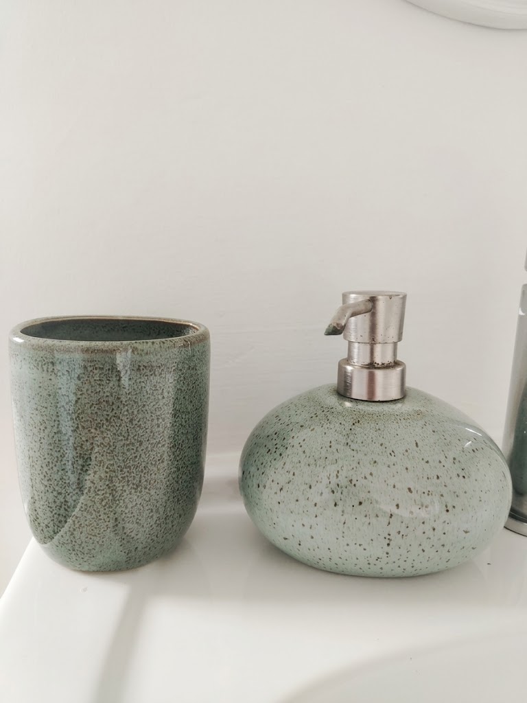 Second detail in the Sage Room en-suite