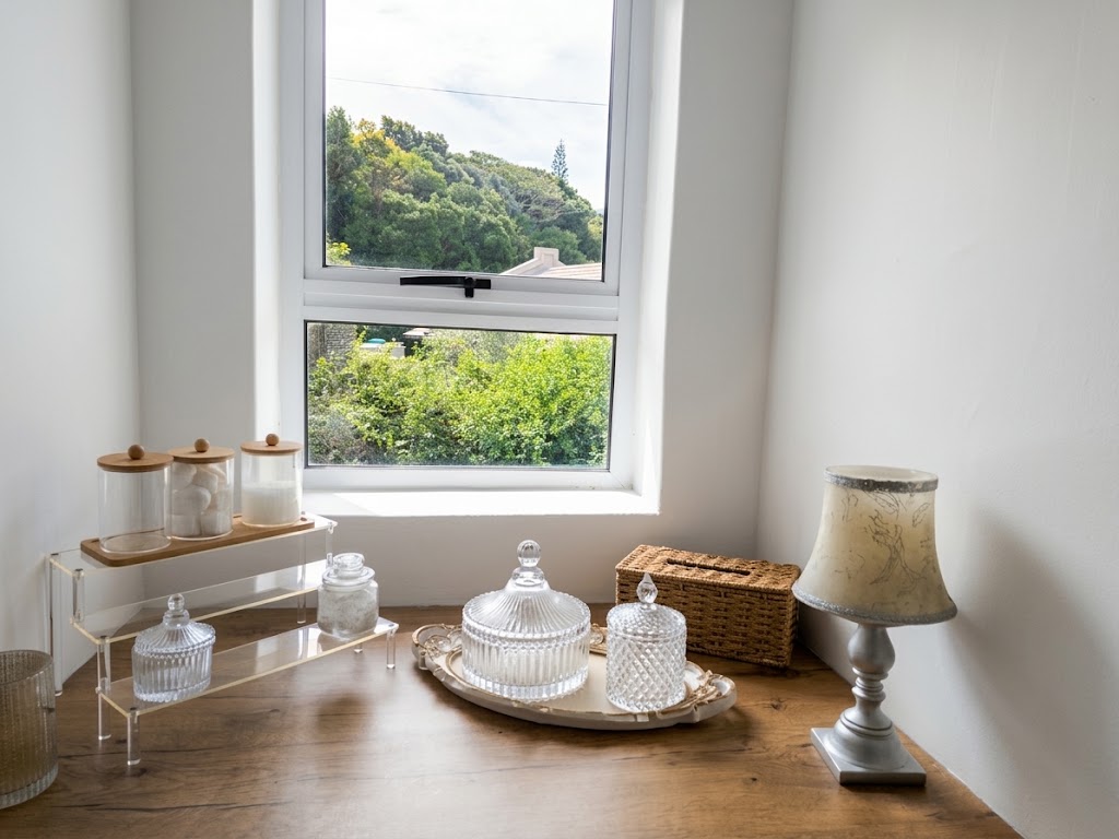 Coastal Room en-suite detail