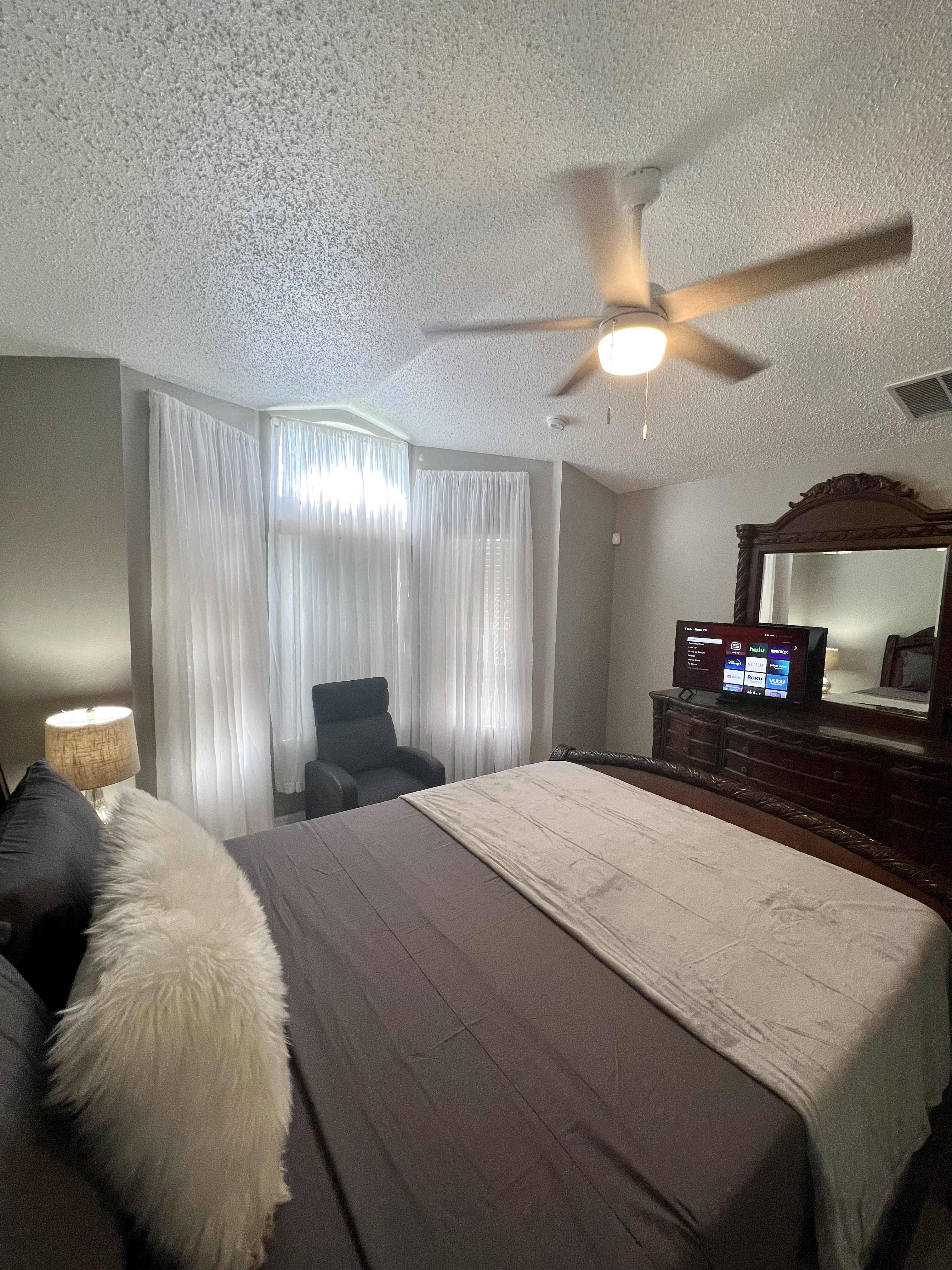 Grand Residential 4BR Pool Home near Disney Parks