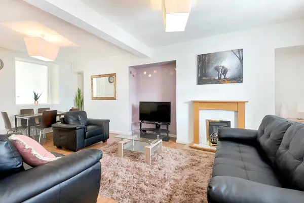 Hosea Accommodation - Free Parking! - Image 1