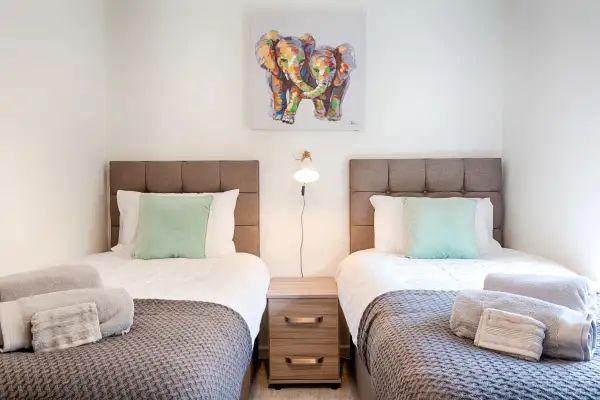 Contractor-Approved • 4 Bed • Smart TVs •Access M4 - Image 22