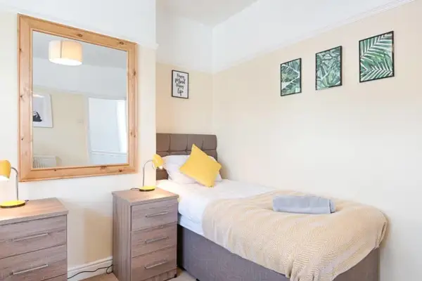Off Road parking, Garden, TV in Every Room - Image 3