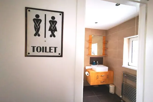 Parking, Garden, En-Suite & Tv's in all Rooms! - Image 13