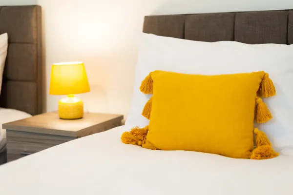 4 Bedroom Contractor Home + Free Parking - Image 30