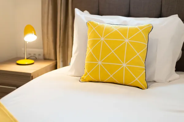 4 Bedroom Contractor Home + Free Parking - Image 3