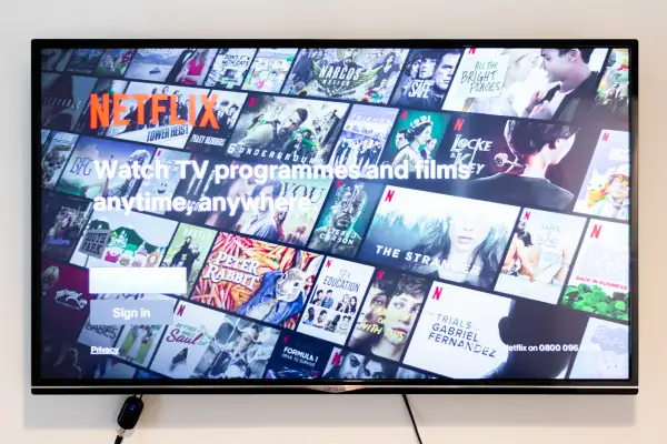 4 Bedroom Contractor Home + Free Parking - Image 8