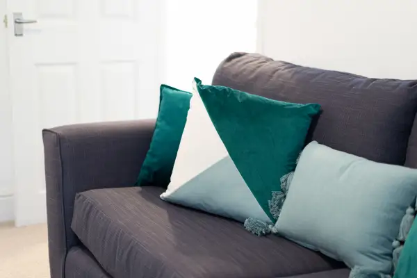 4 Bedroom Contractor Home + Free Parking - Image 14