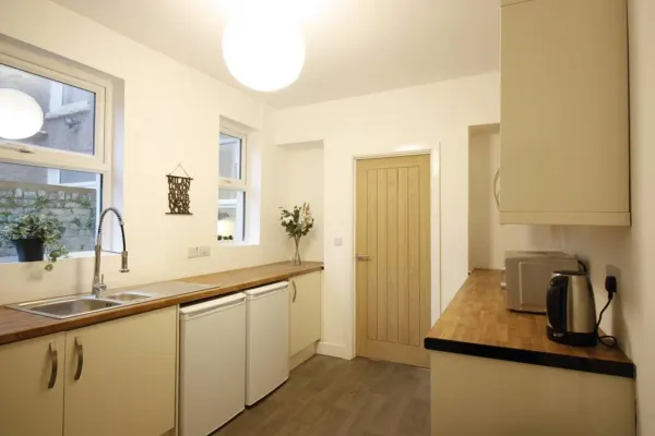 Talbot Steel - Place to Stay! - Image 6